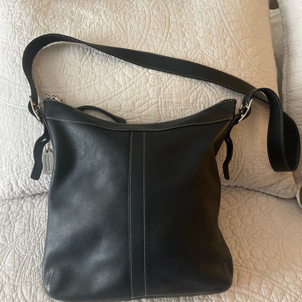 Vintage Coach Legacy Y2K Shoulder Bag with signature lining. Great condition!